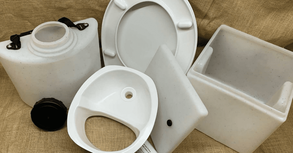 7 best composting toilets for campers. Feature image